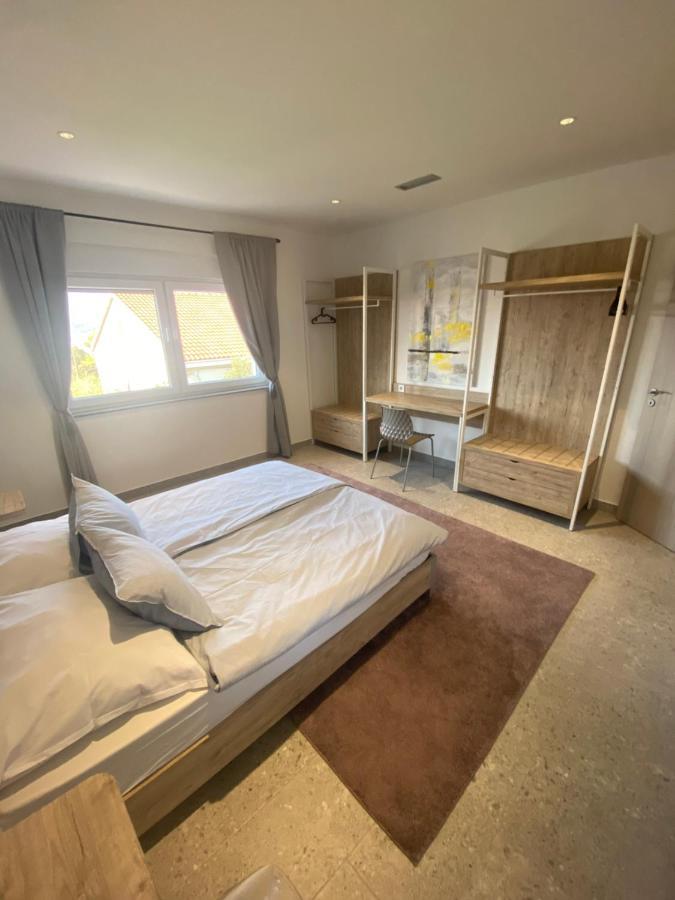 Apartmani Kumenat Biograd Na Moru Exterior foto