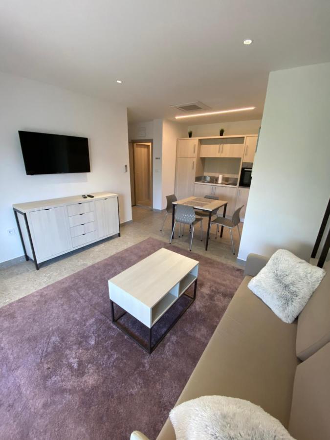 Apartmani Kumenat Biograd Na Moru Exterior foto