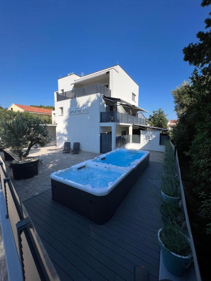 Apartmani Kumenat Biograd Na Moru Exterior foto